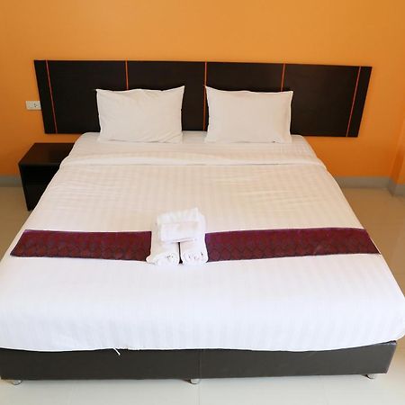 La Viva Hotel Buriram Exteriör bild