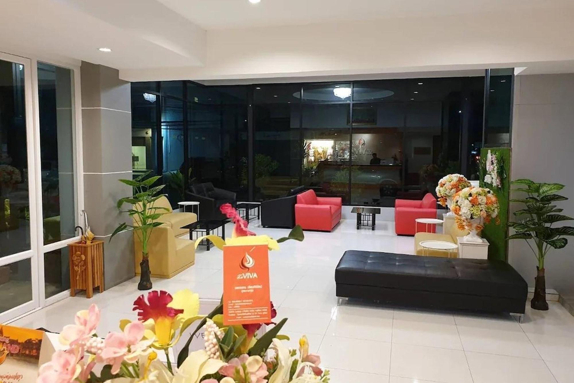 La Viva Hotel Buriram Exteriör bild